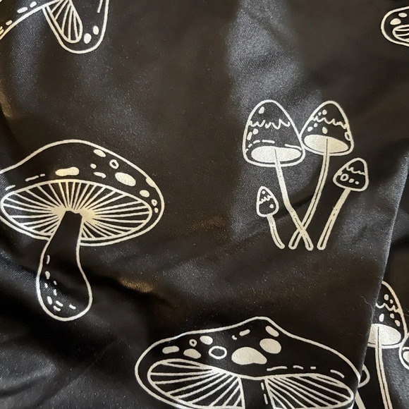 Mushy PJ Shorts and Cami, Size Large, NWOT - Picture 6 of 8